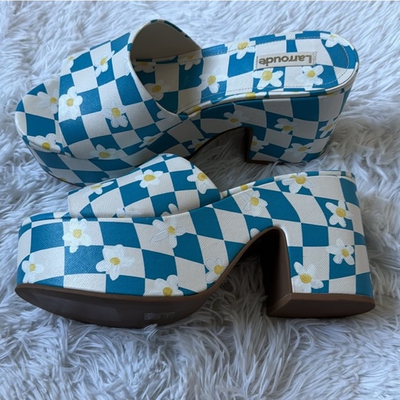 Larroude BlueWhite Checkered Daisy Miso SuperChunky Platforms NWOT Size 8.5 - Picture 5 of 16